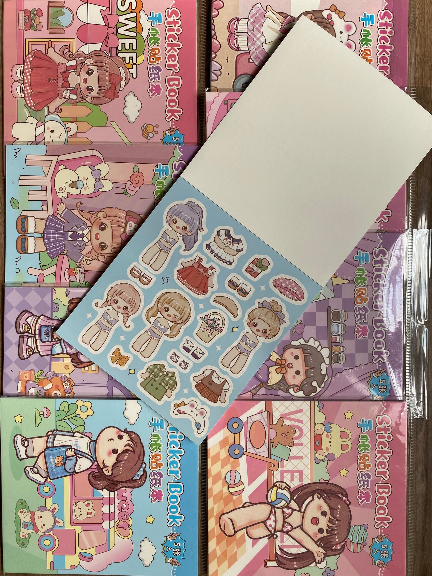 Pegatinas libro muñequita